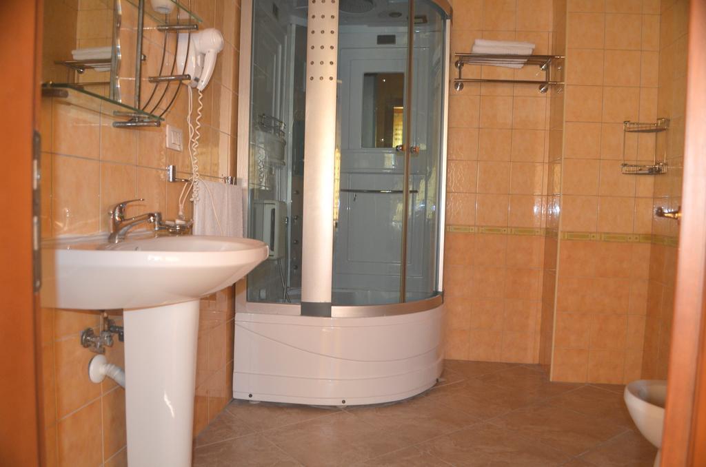 Hotel Dyrrah Durres Ngoại thất bức ảnh
